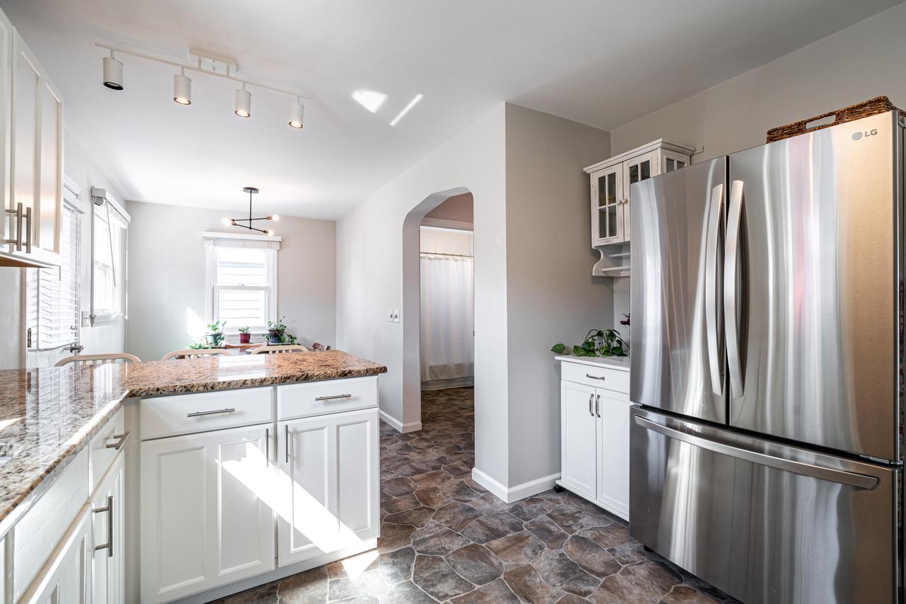 1835 East Eden PLACE