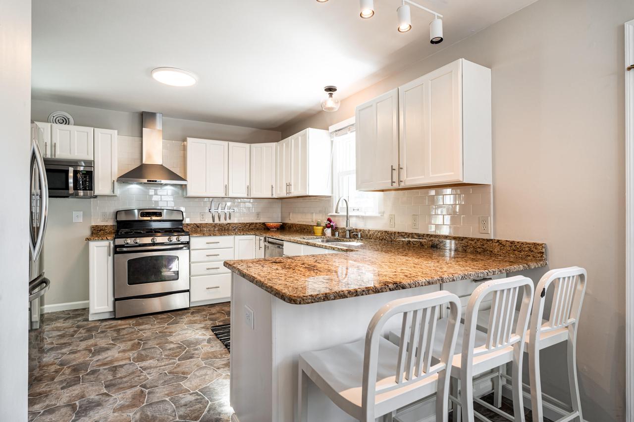 1835 East Eden PLACE