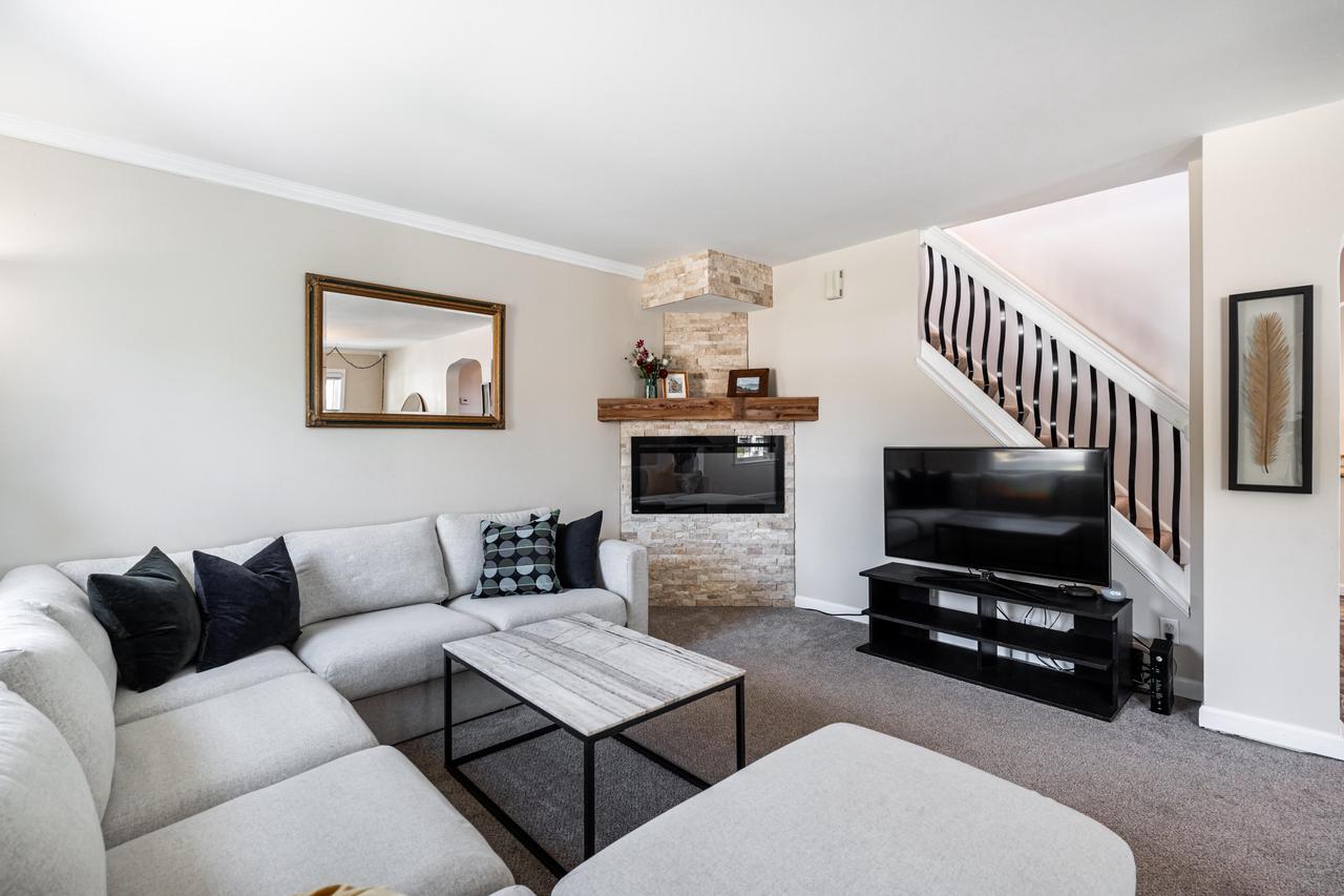 1835 East Eden PLACE