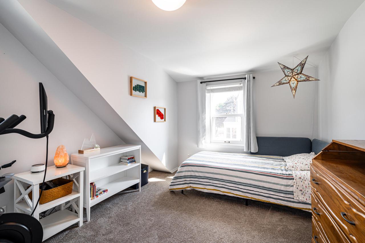 1835 East Eden PLACE