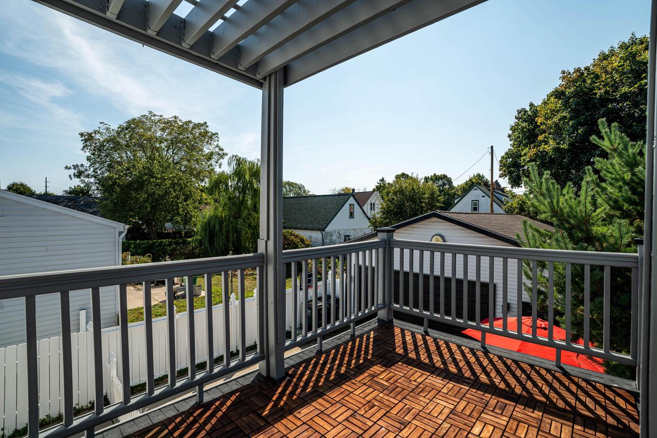 1835 East Eden PLACE