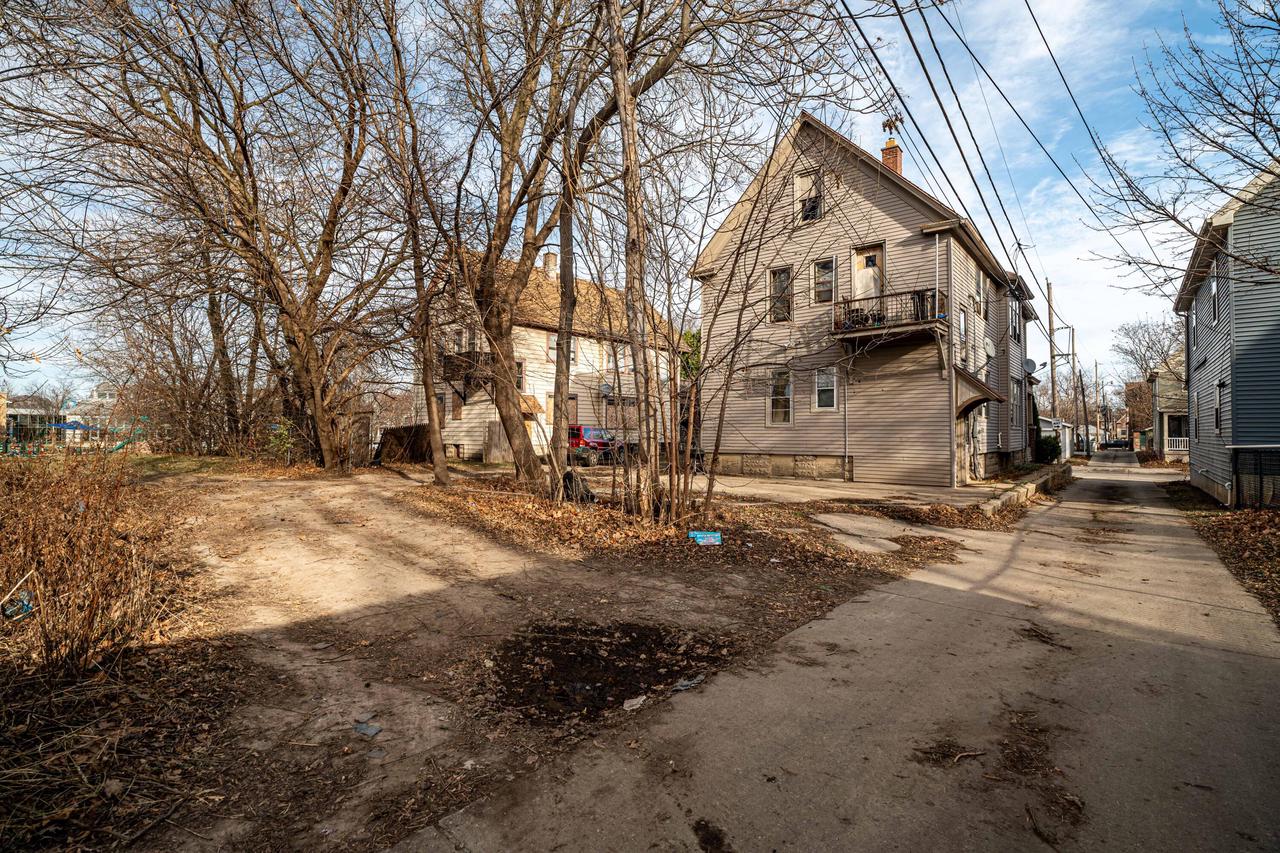 2465-67 North 29th STREET