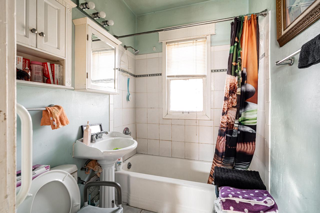 2465-67 North 29th STREET