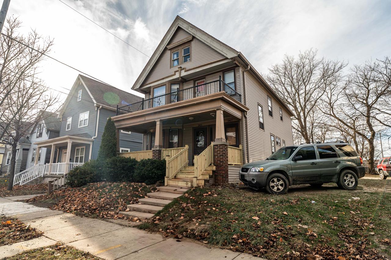 2465-67 North 29th STREET