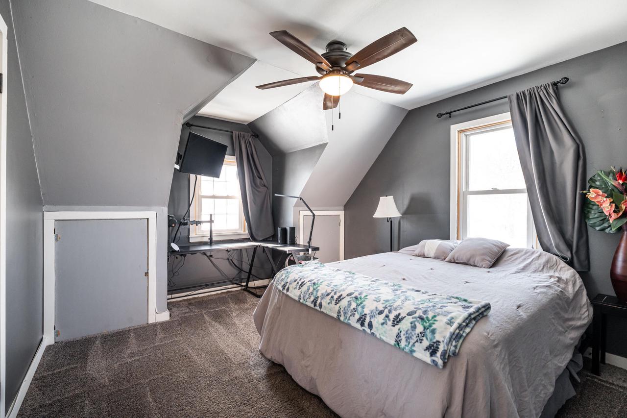 726 Fairview DRIVE NORTH North