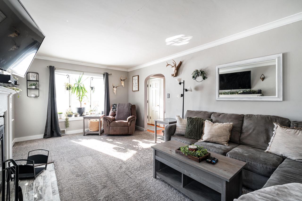 726 Fairview DRIVE NORTH North