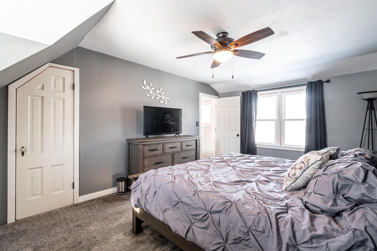 726 Fairview DRIVE NORTH North