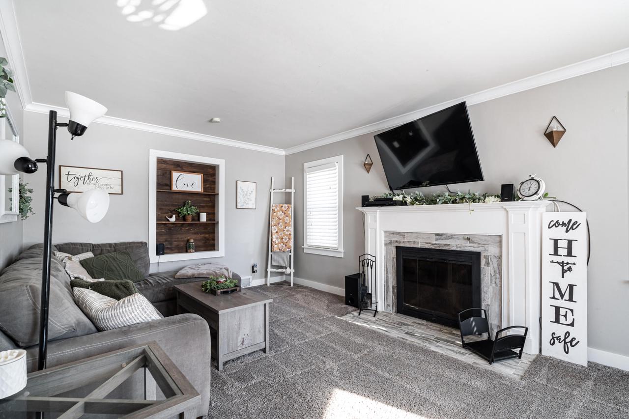 726 Fairview DRIVE NORTH North