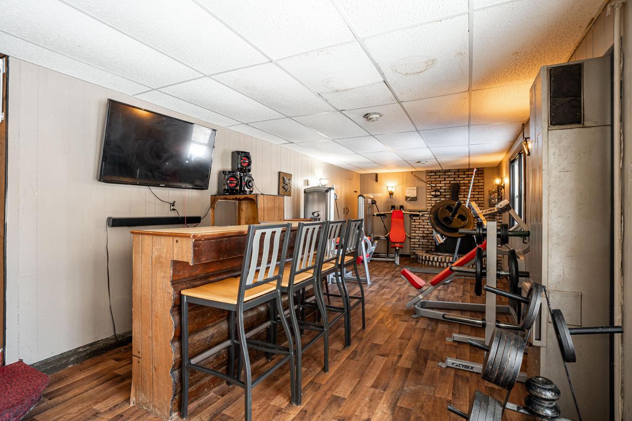 726 Fairview DRIVE NORTH North