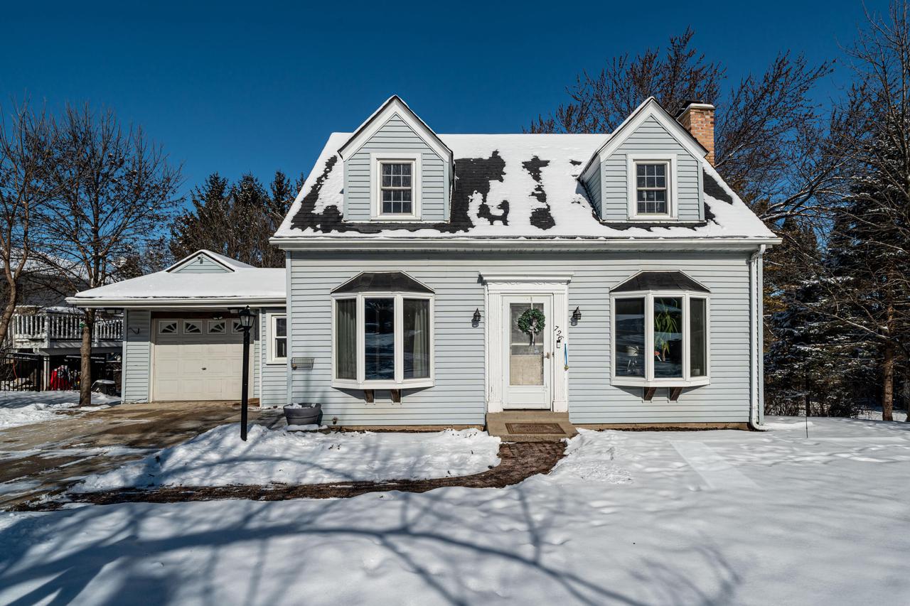 726 Fairview DRIVE NORTH North