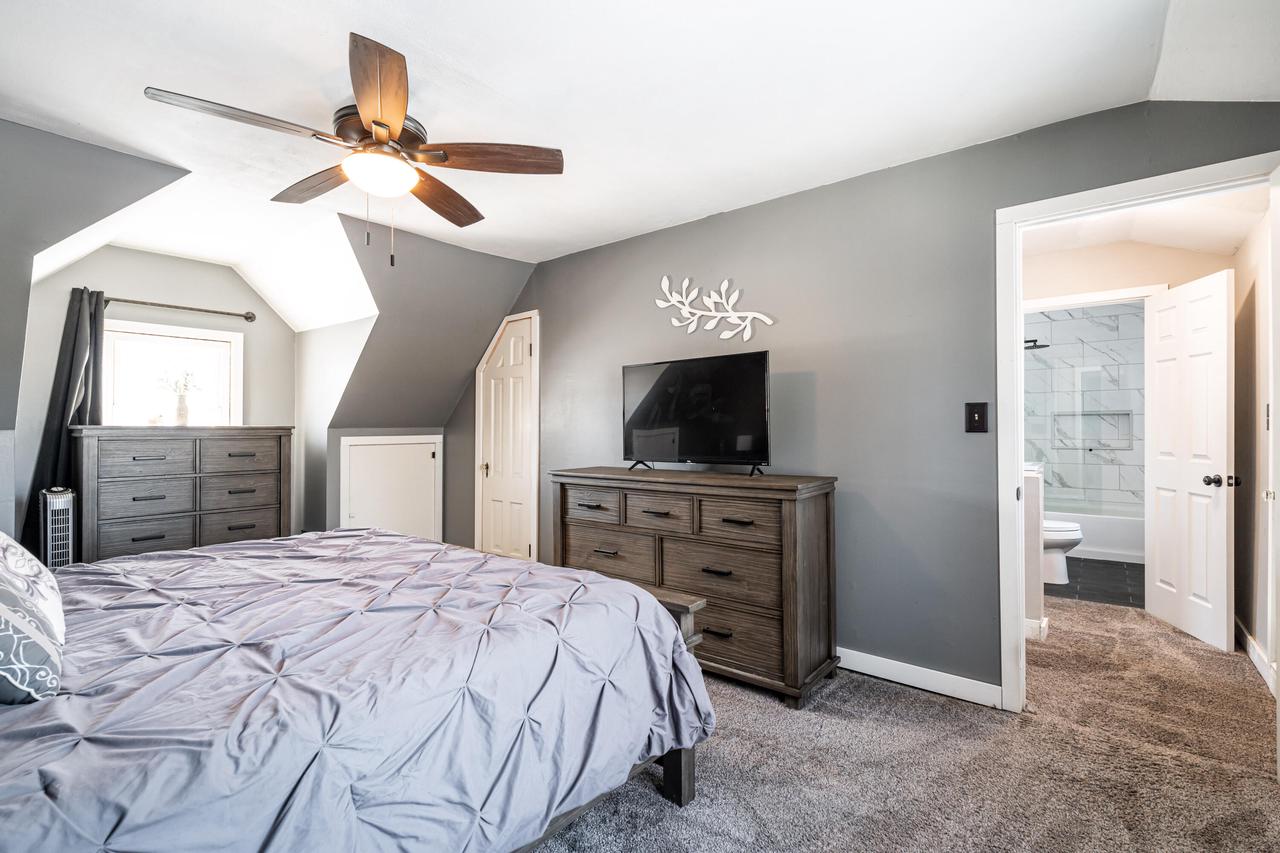 726 Fairview DRIVE NORTH North