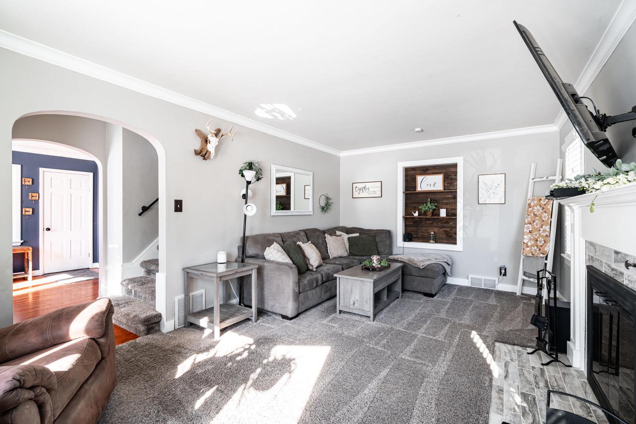 726 Fairview DRIVE NORTH North