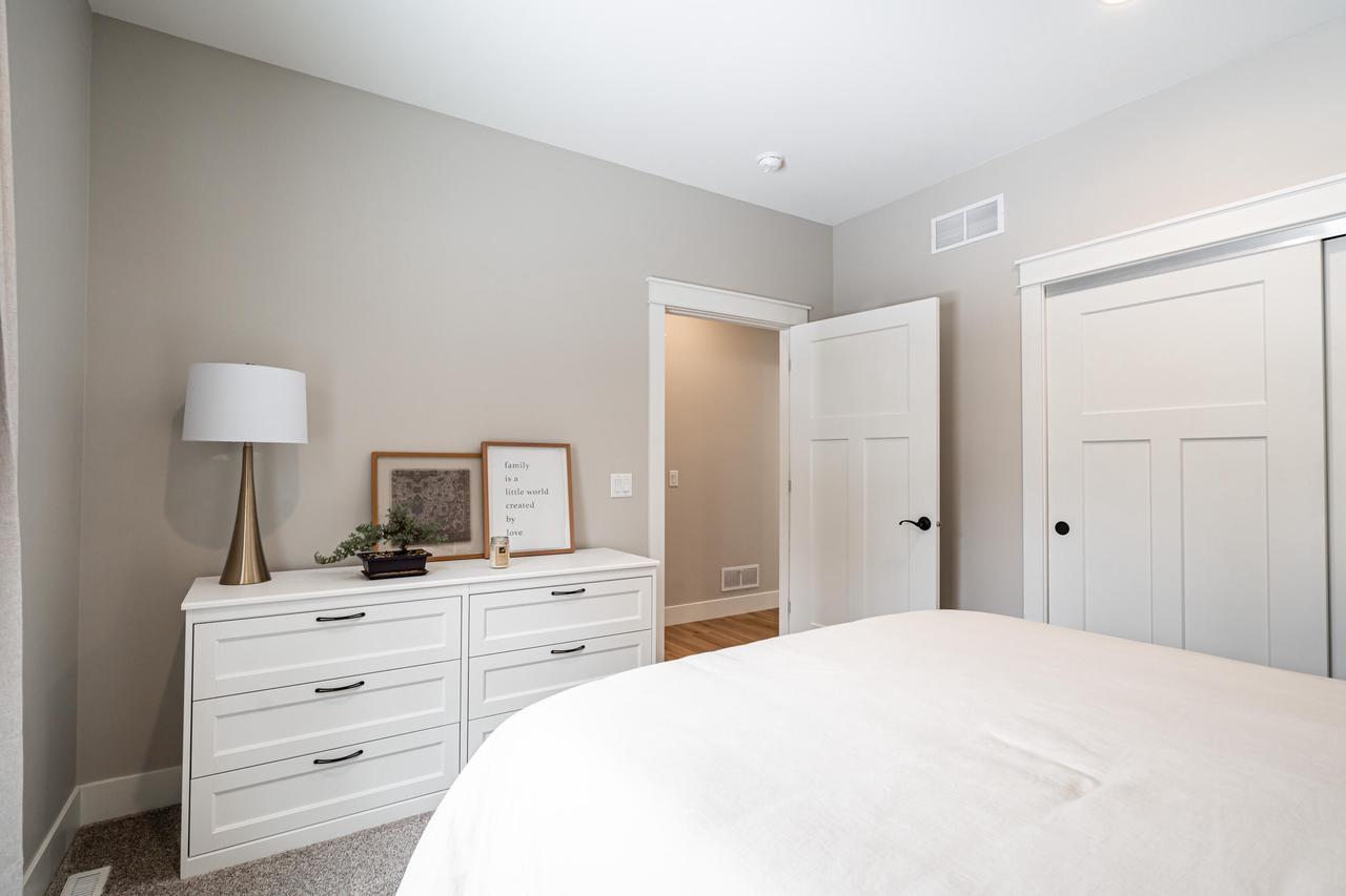 4052 East Stone Ridge DRIVE