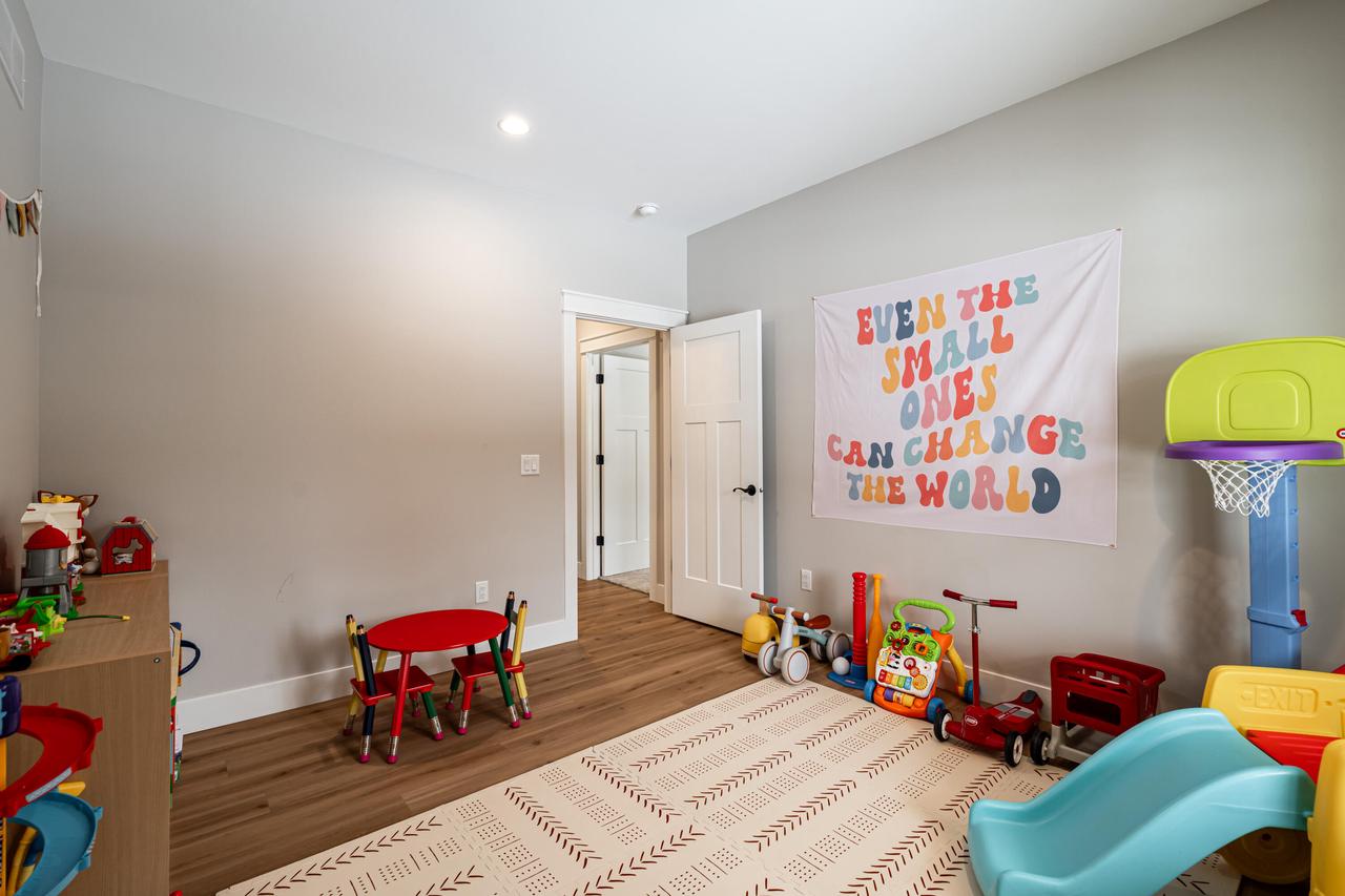 4052 East Stone Ridge DRIVE