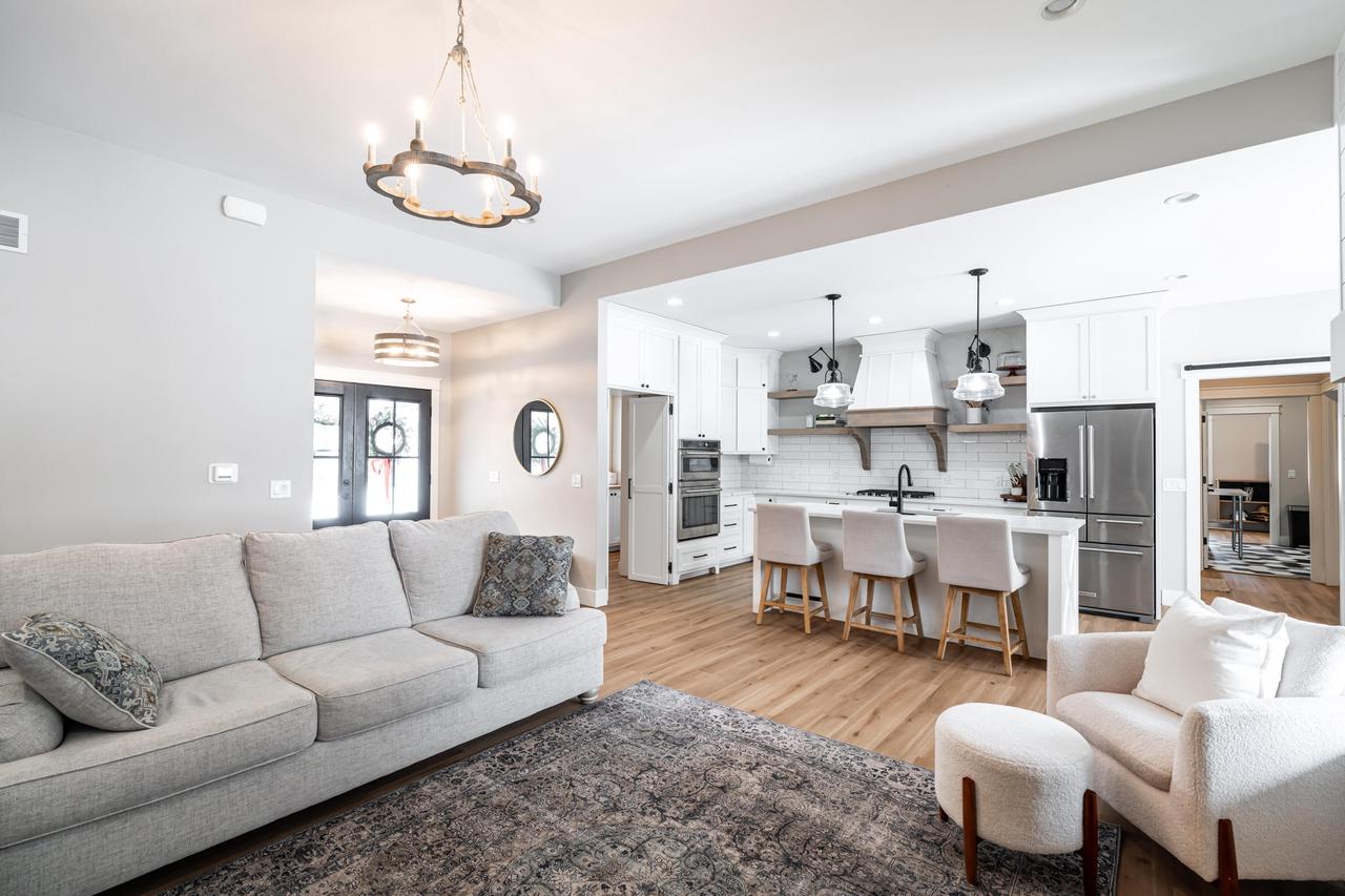 4052 East Stone Ridge DRIVE