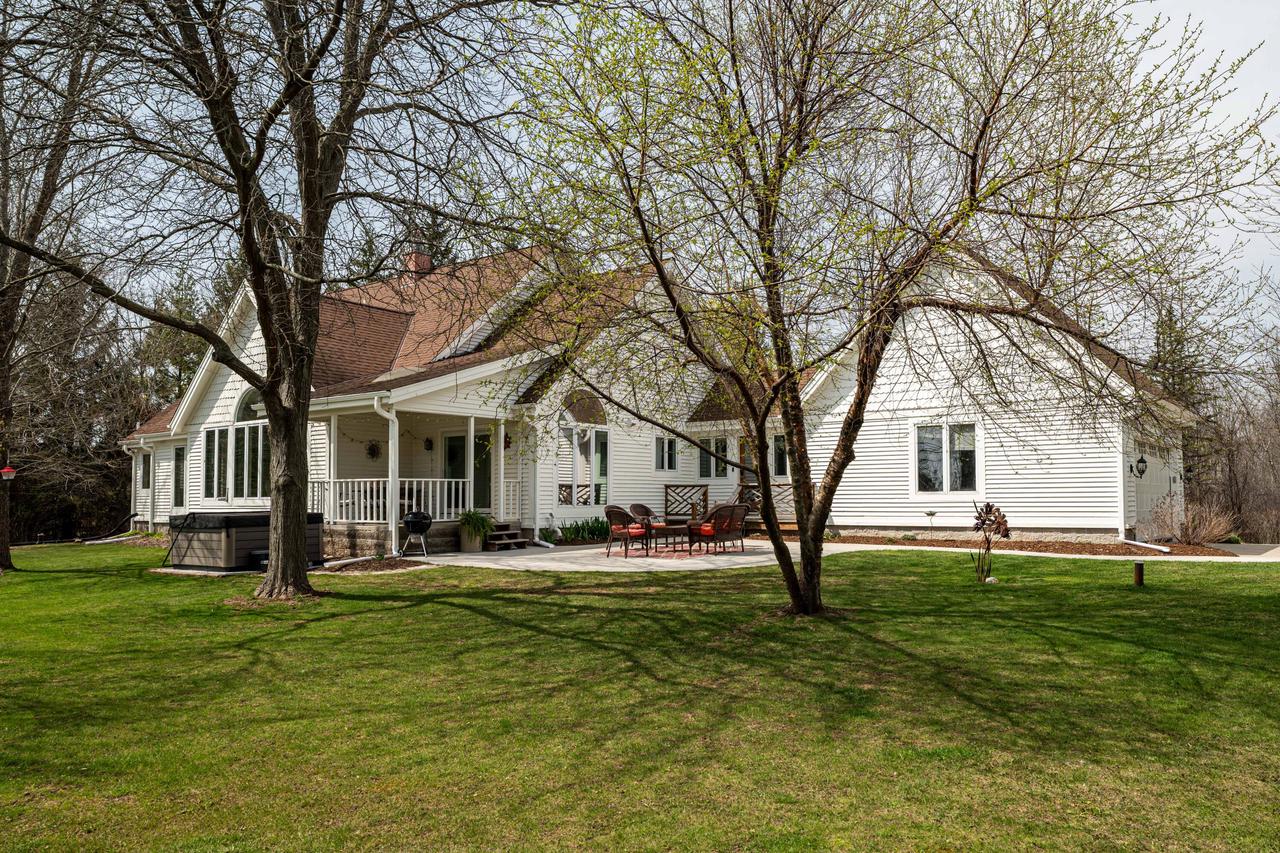 8925 Pleasant Valley ROAD