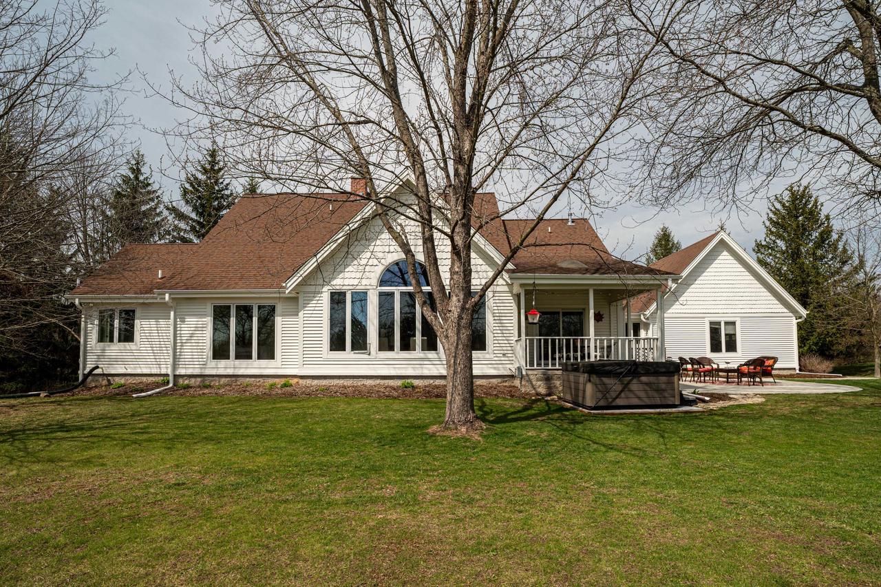 8925 Pleasant Valley ROAD