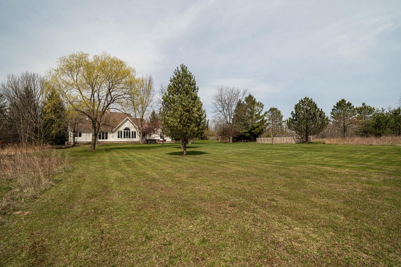 8925 Pleasant Valley ROAD