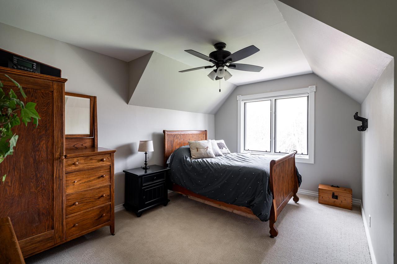 8925 Pleasant Valley ROAD