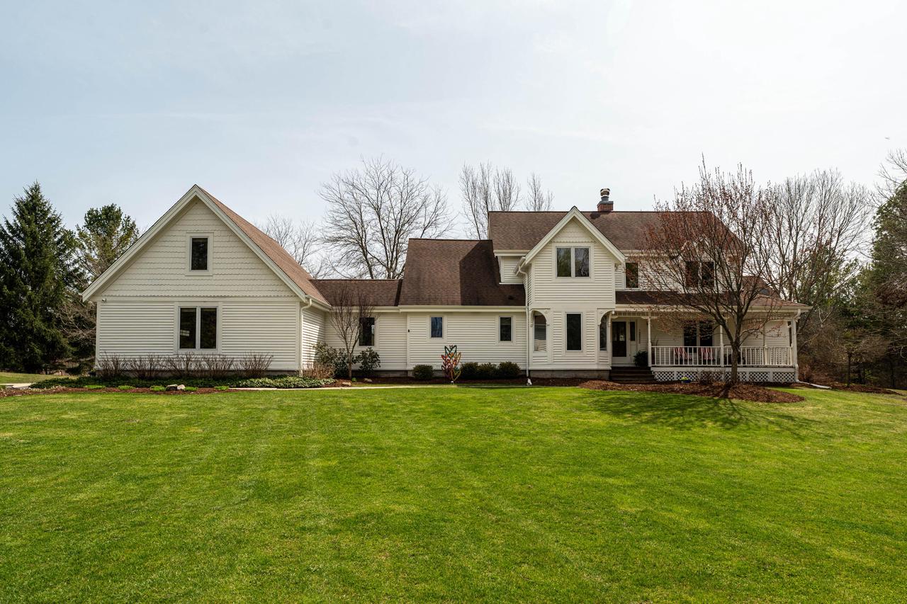 8925 Pleasant Valley ROAD