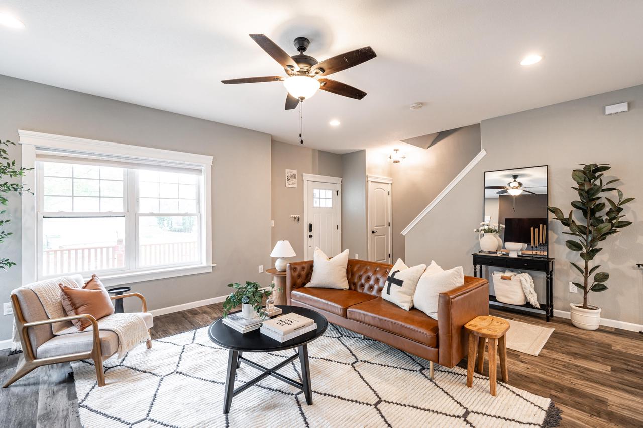 2487 South Saint Clair STREET