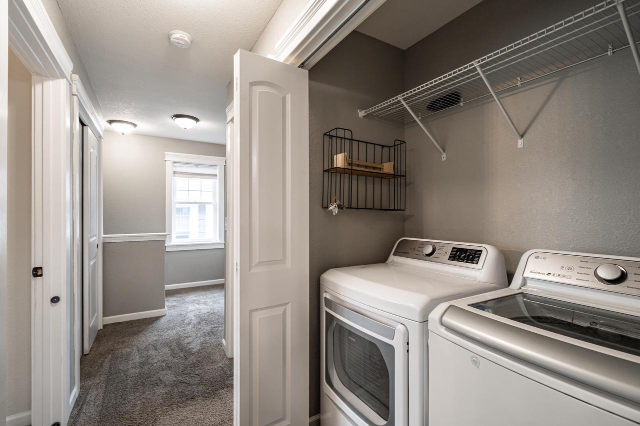 2487 South Saint Clair STREET