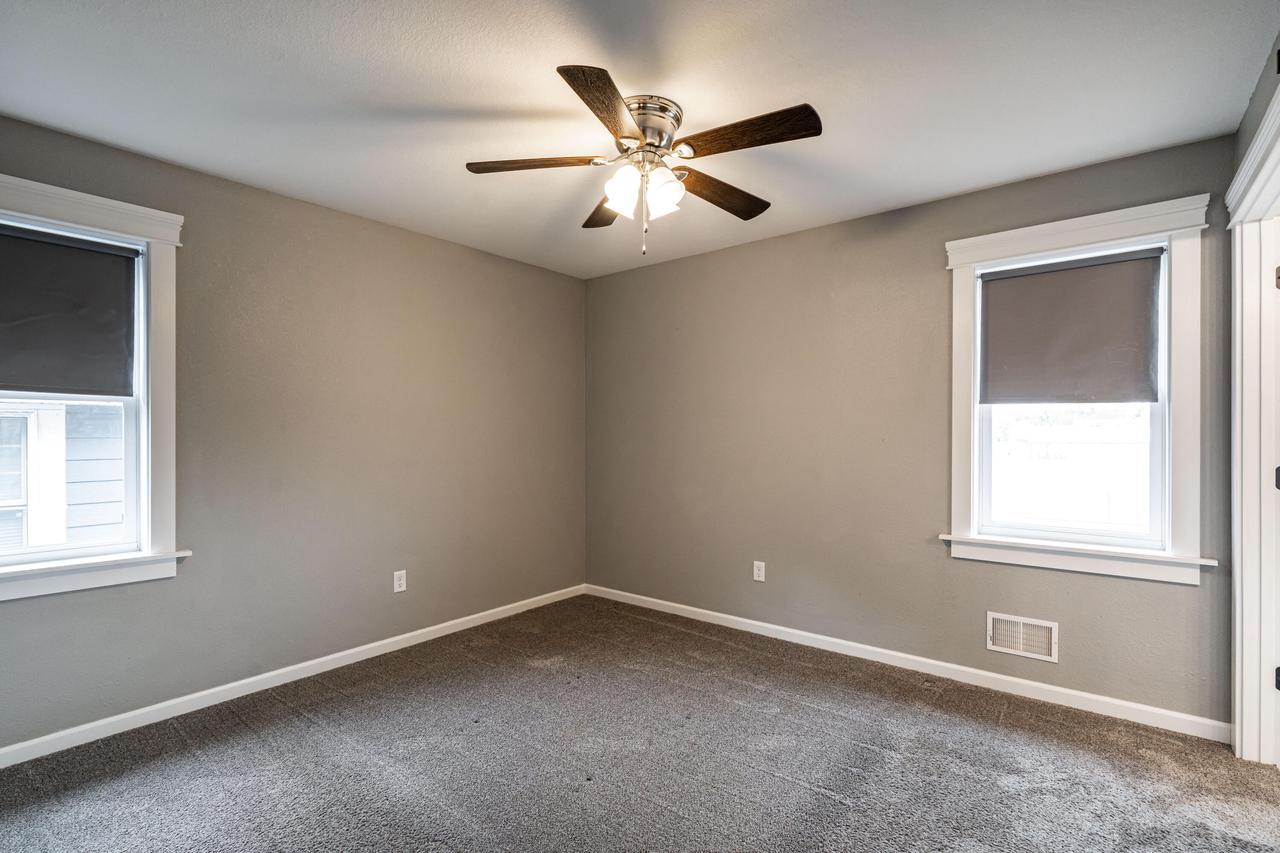 2487 South Saint Clair STREET