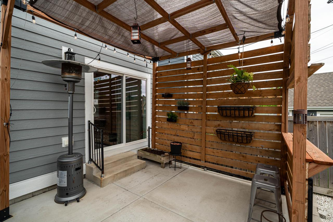 2487 South Saint Clair STREET