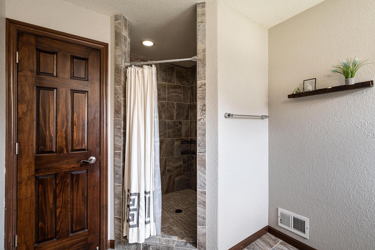 437 Chapel Hill DRIVE