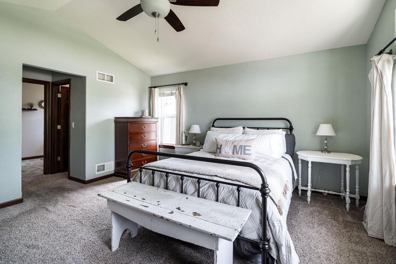 437 Chapel Hill DRIVE