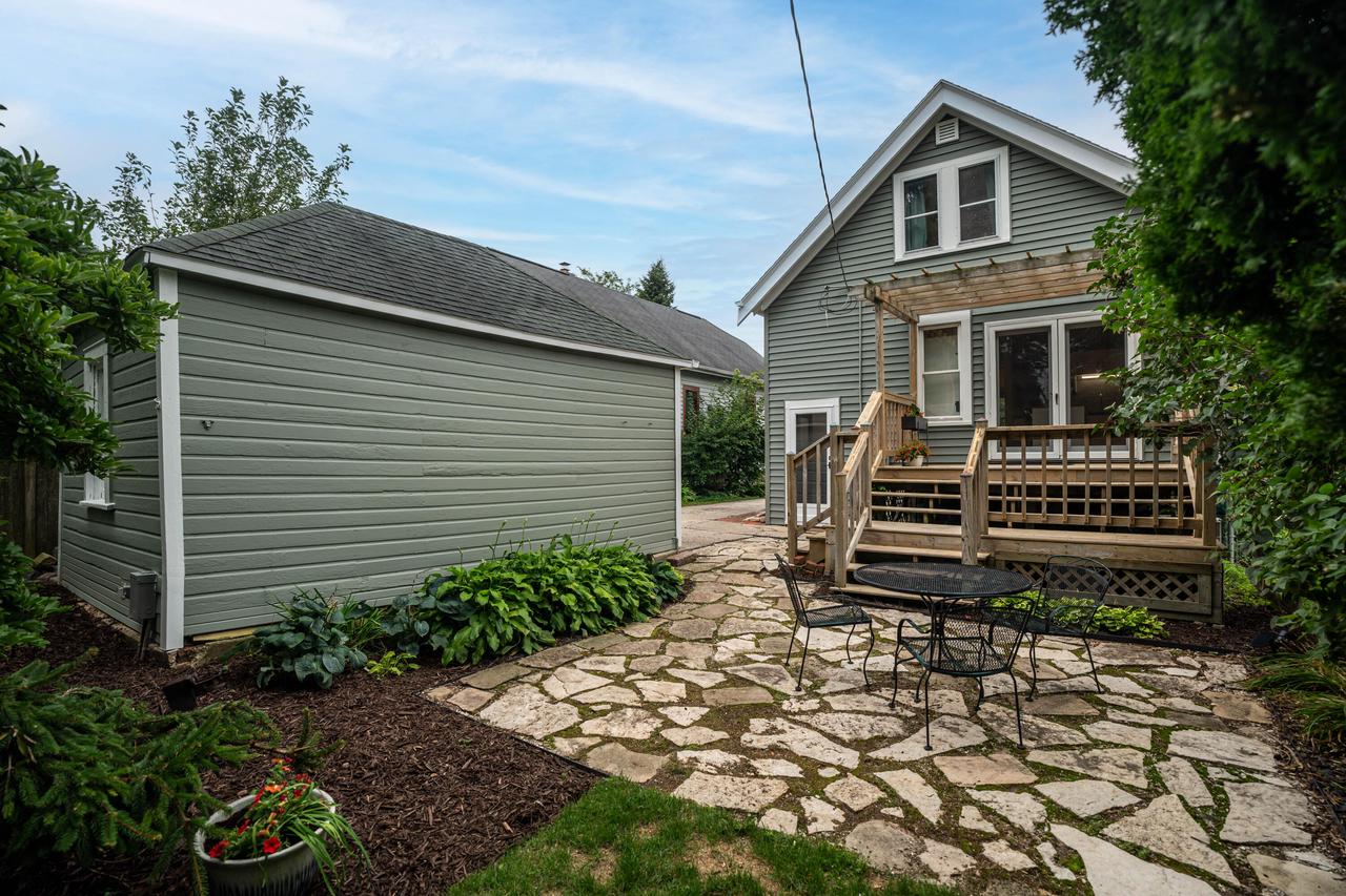 3936 North Frederick AVENUE