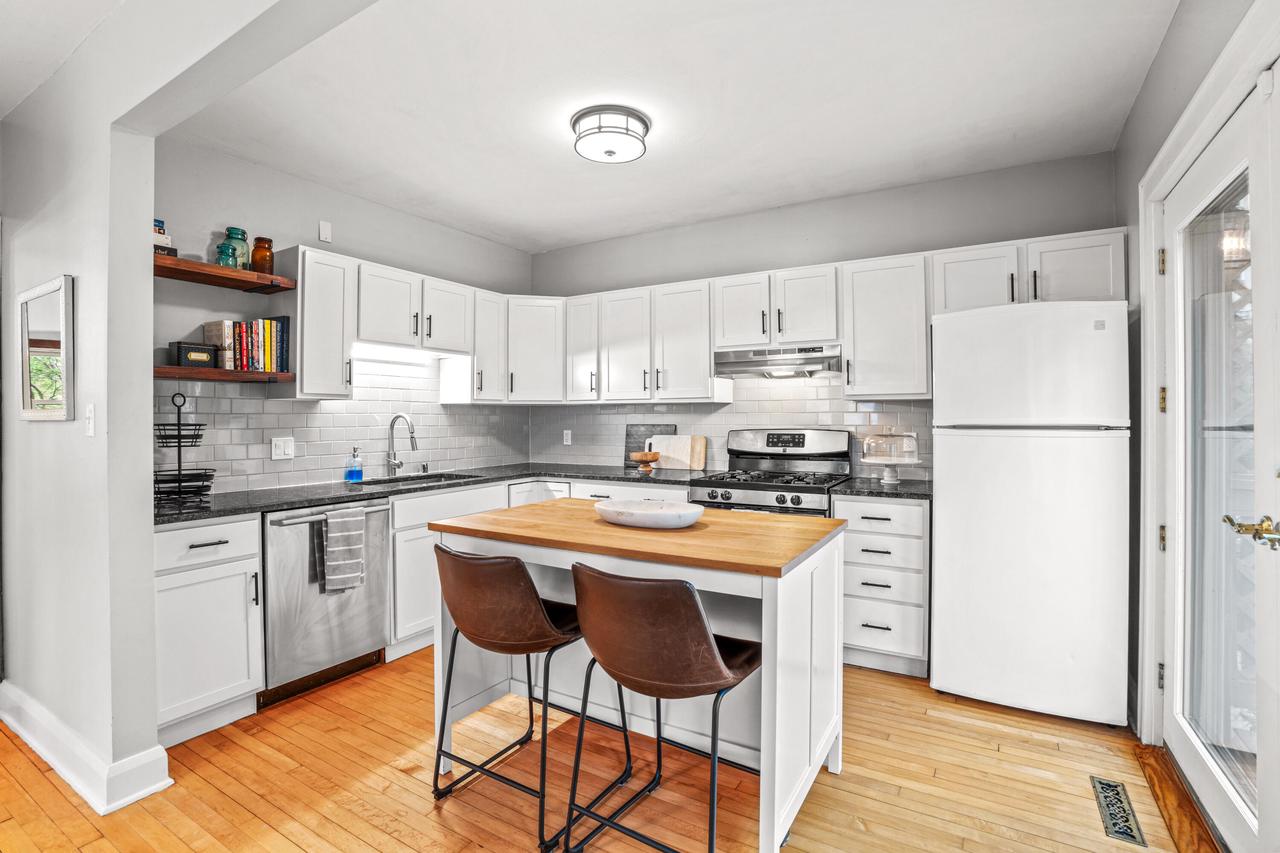 3936 North Frederick AVENUE