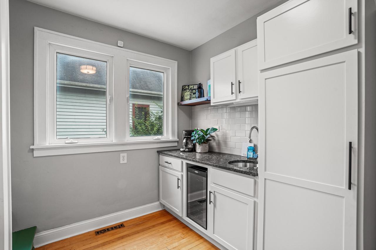 3936 North Frederick AVENUE