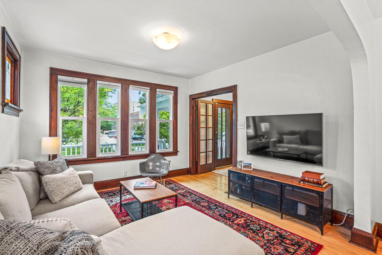 3936 North Frederick AVENUE