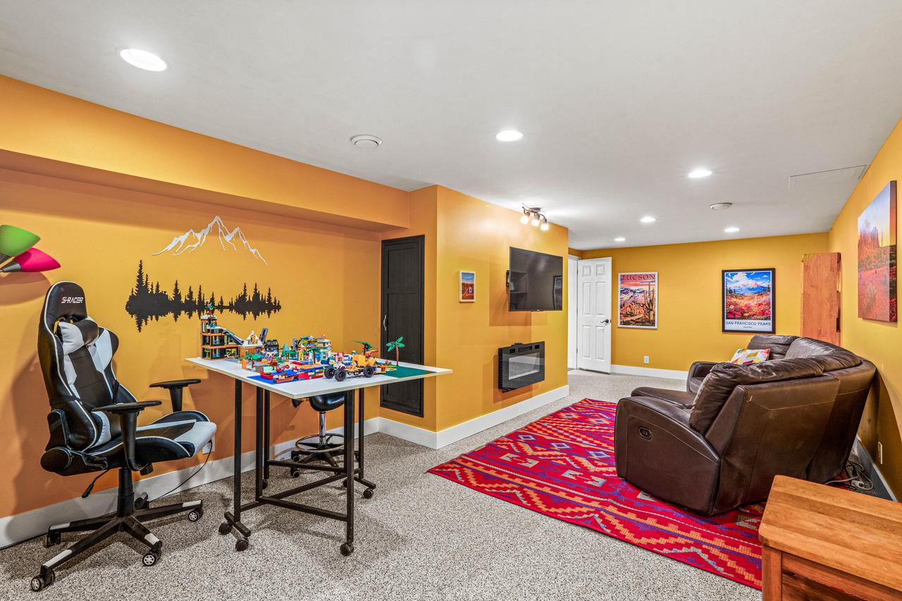 421 Indian Mound PARKWAY