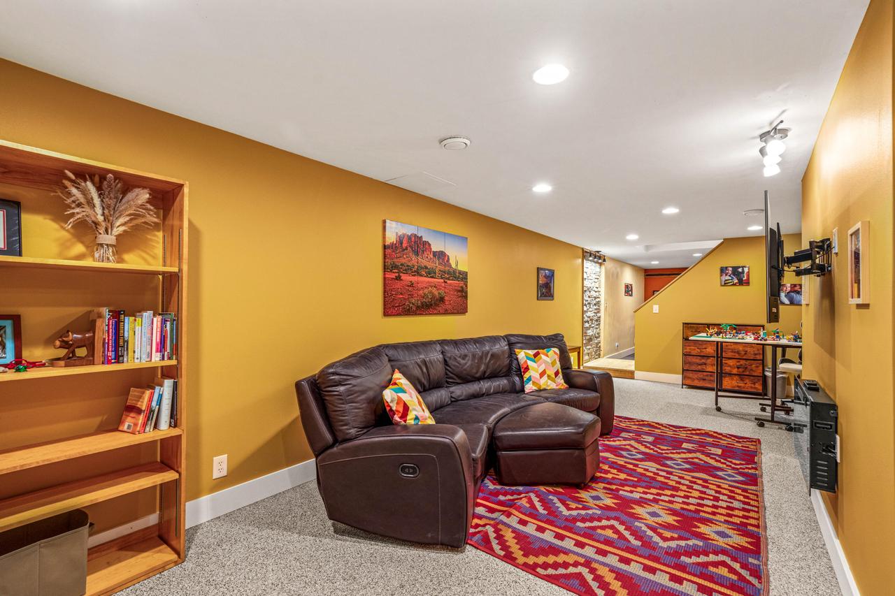 421 Indian Mound PARKWAY