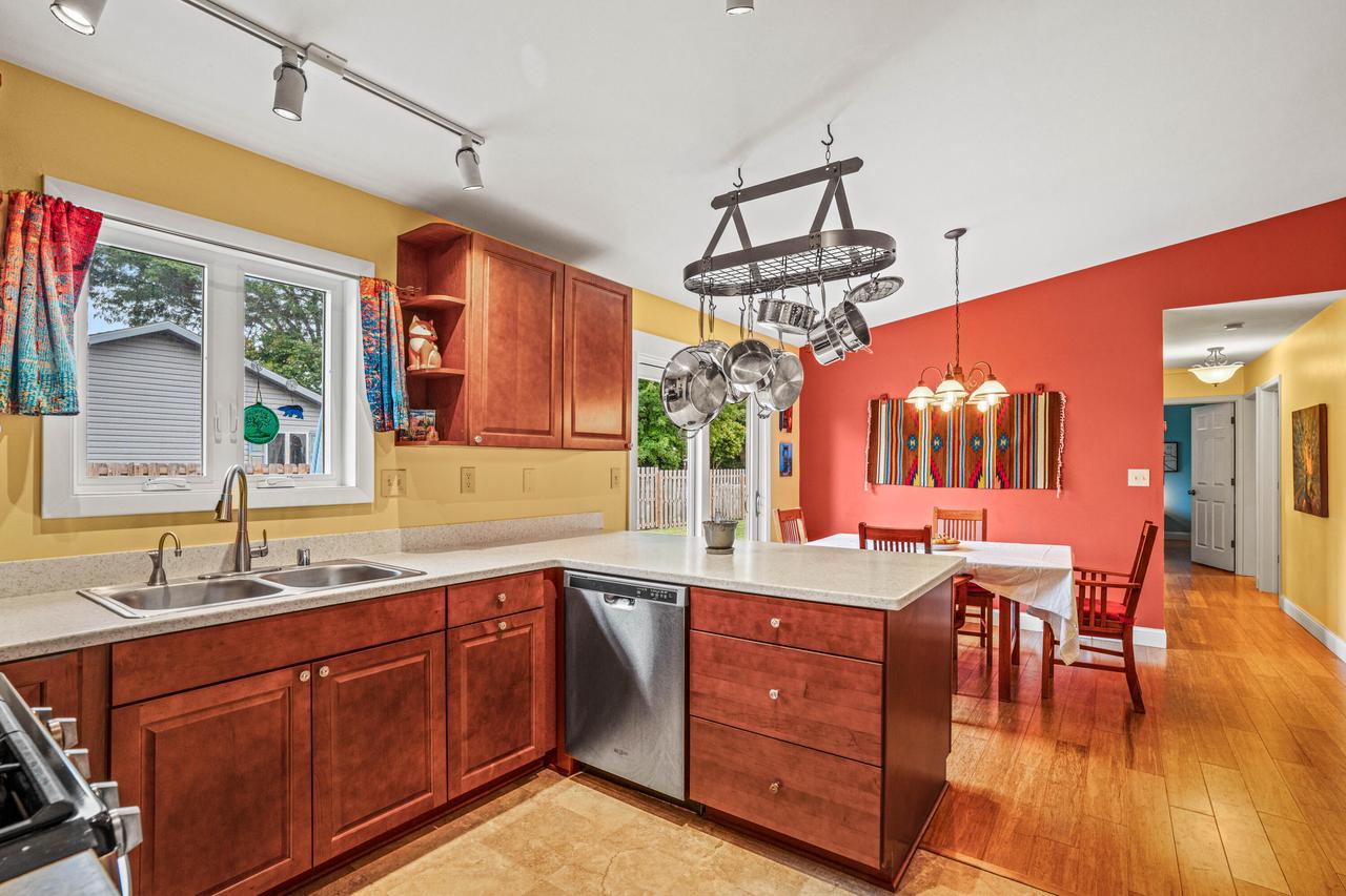 421 Indian Mound PARKWAY