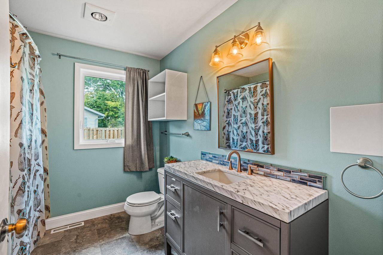 421 Indian Mound PARKWAY