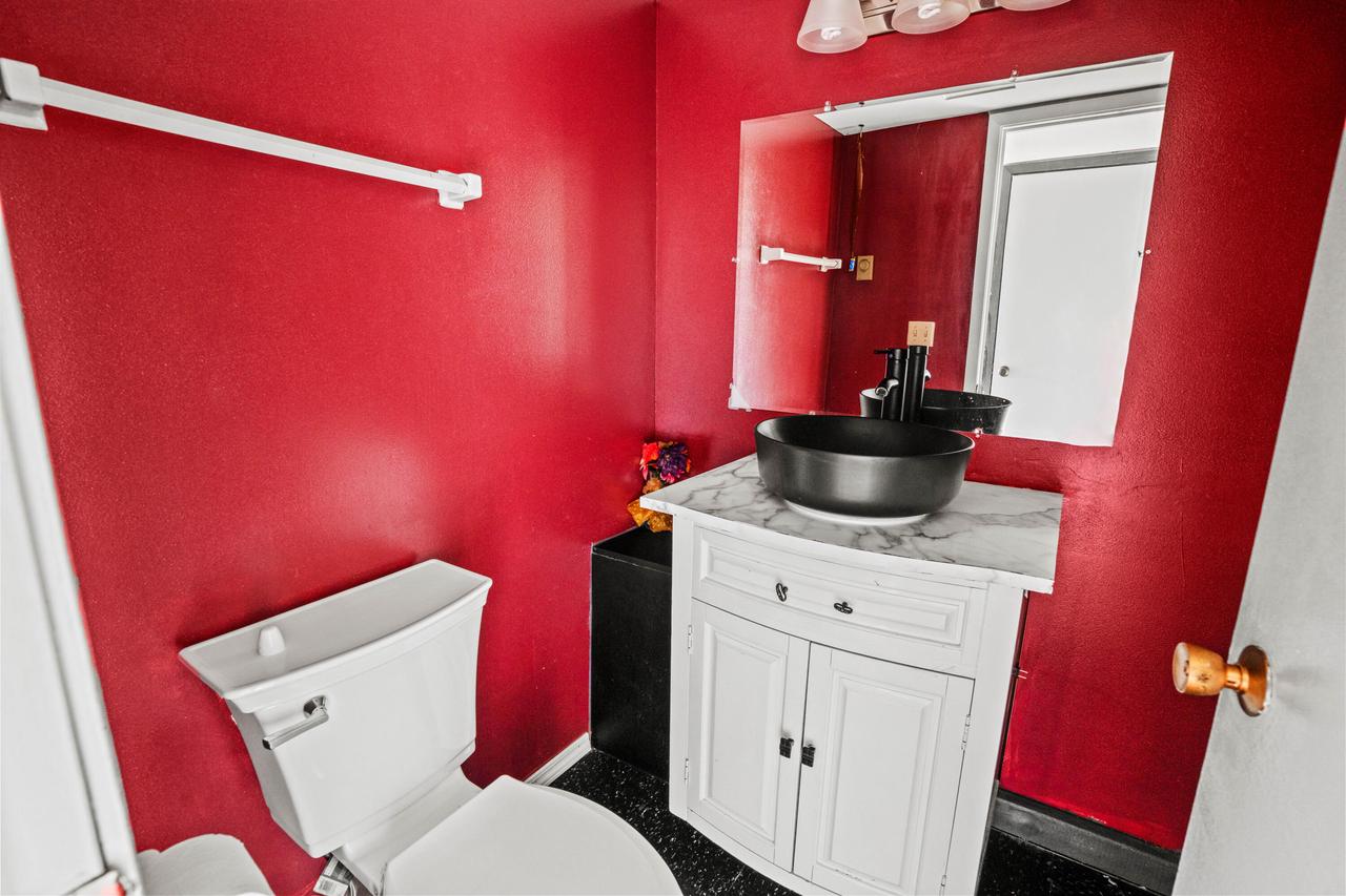 8657 North 72nd STREET