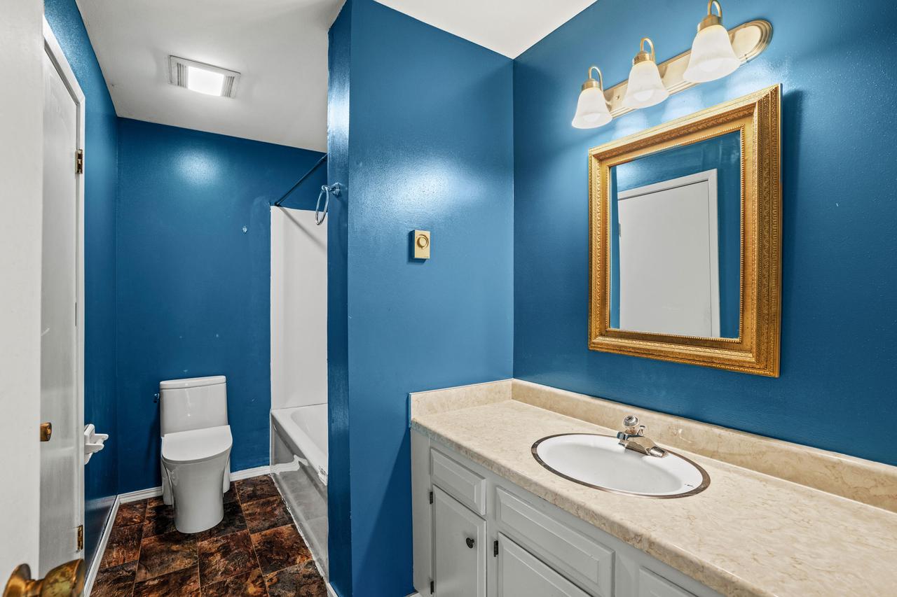 8657 North 72nd STREET