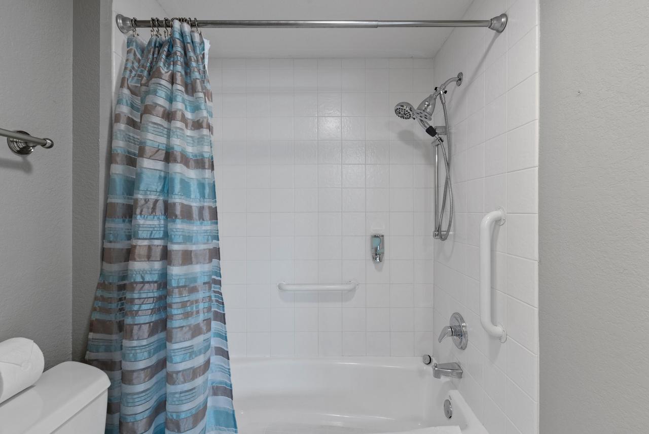 2206 North Main STREET