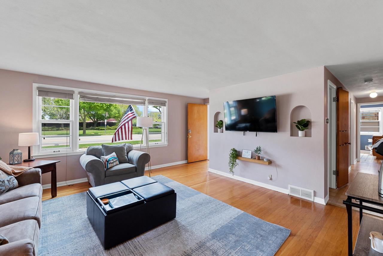 2206 North Main STREET