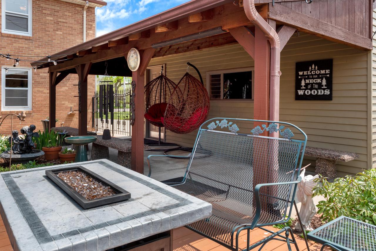 2206 North Main STREET