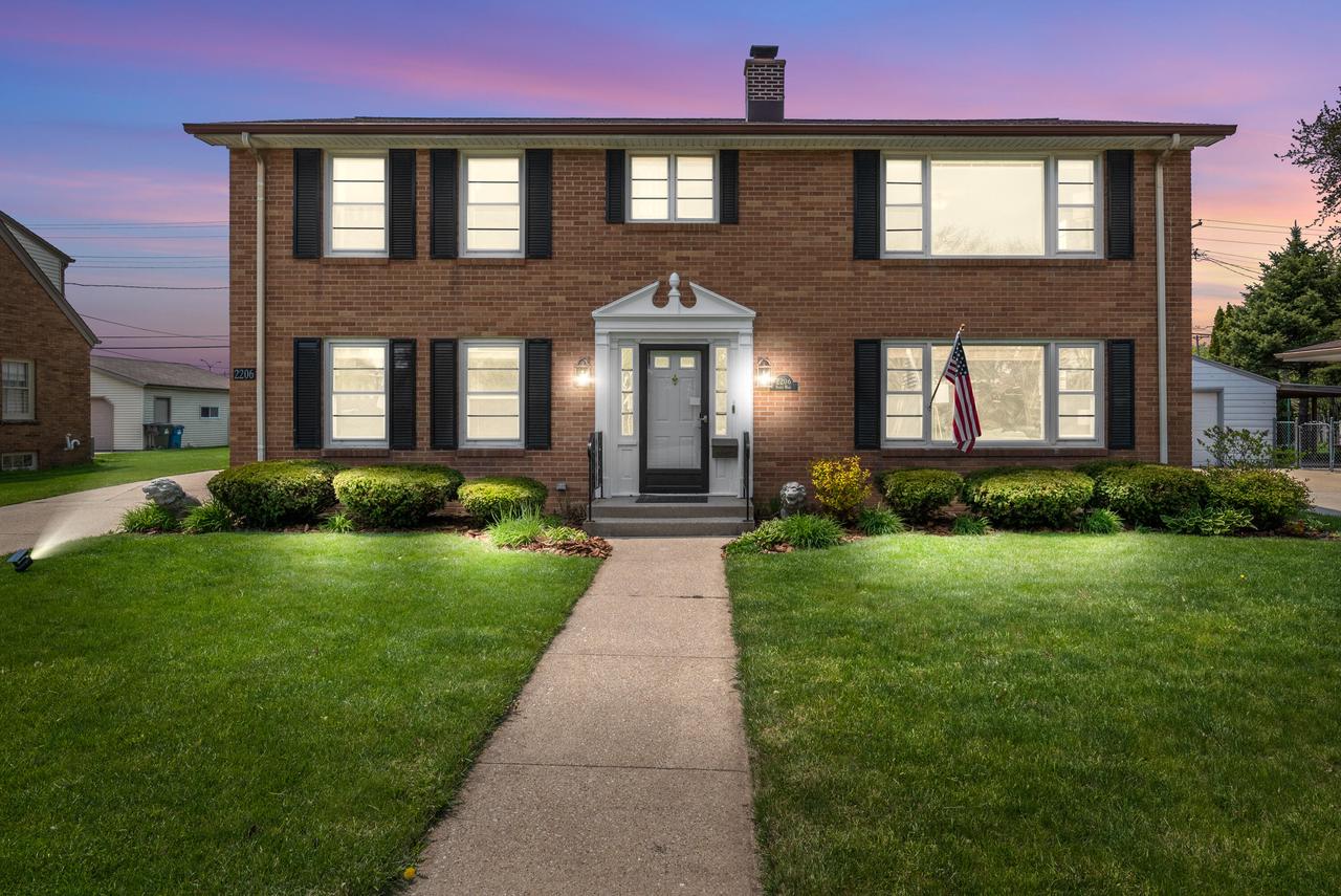 2206 North Main STREET