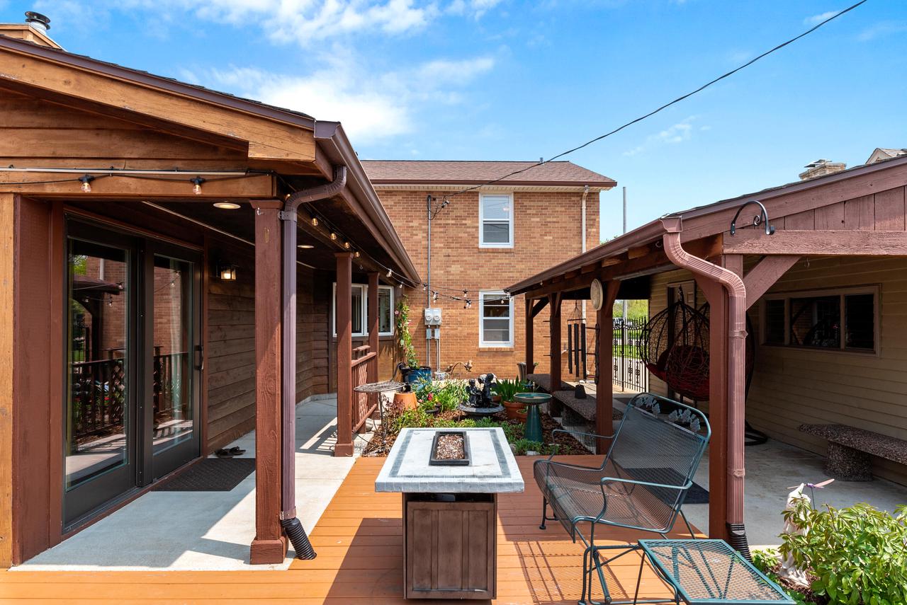 2206 North Main STREET