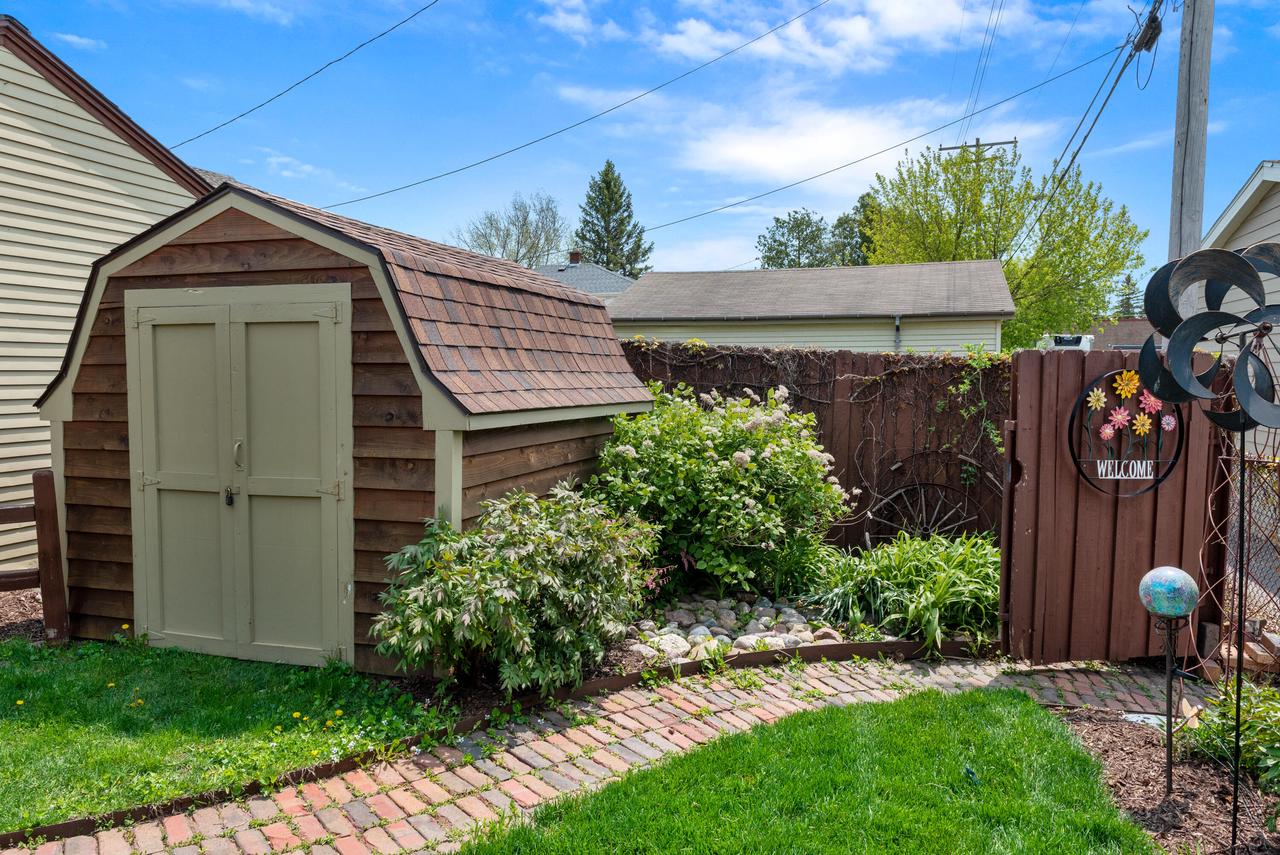 2206 North Main STREET