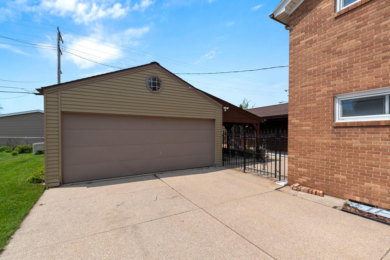 2206 North Main STREET