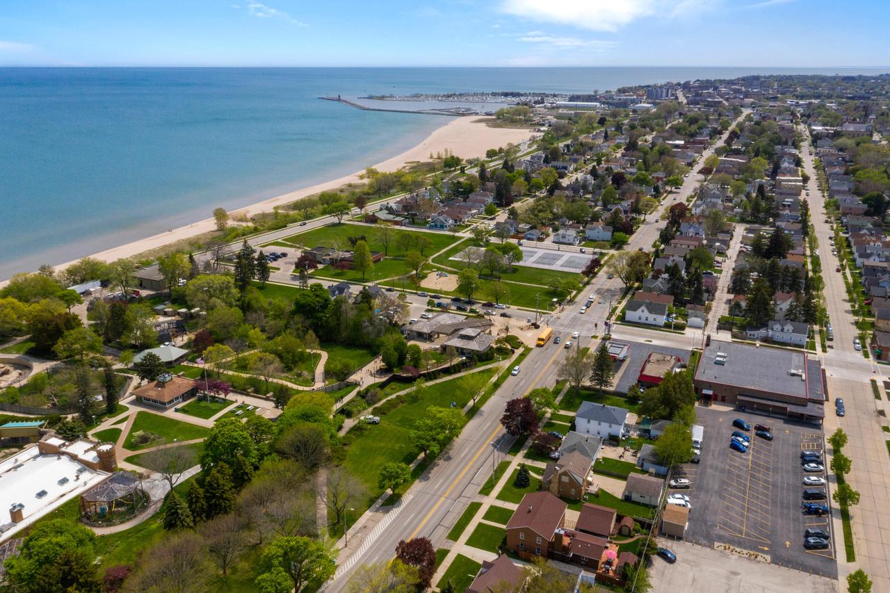 2206 North Main STREET