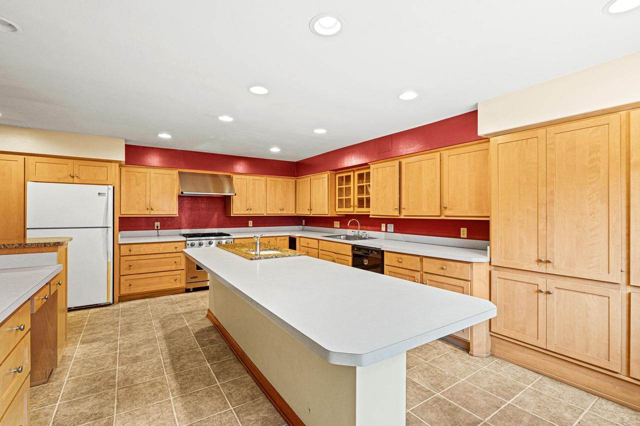 935 North 37th STREET 937