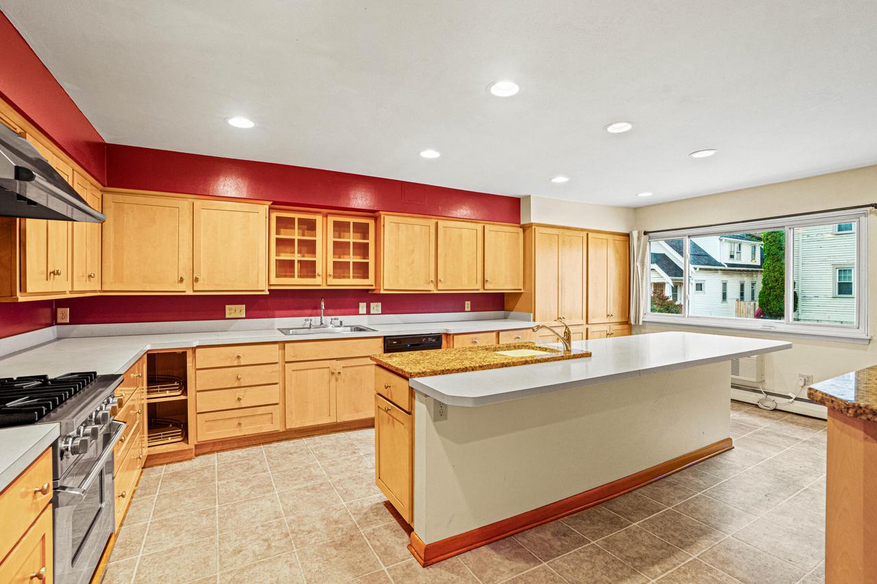 935 North 37th STREET 937